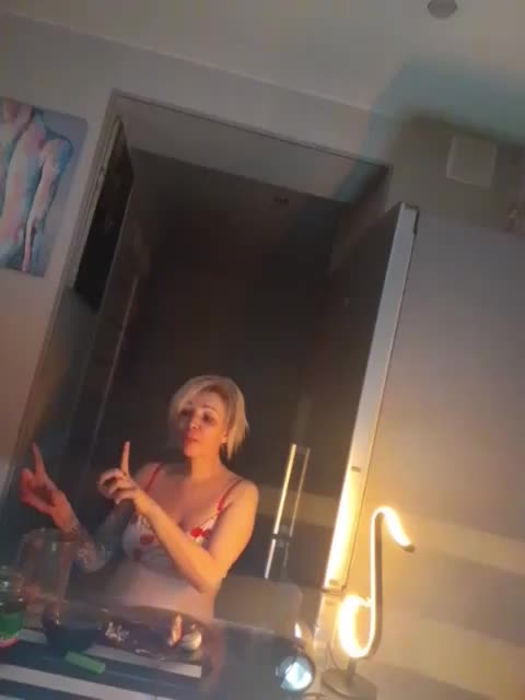 TilyTily Cam Model Chat October 30, 2025