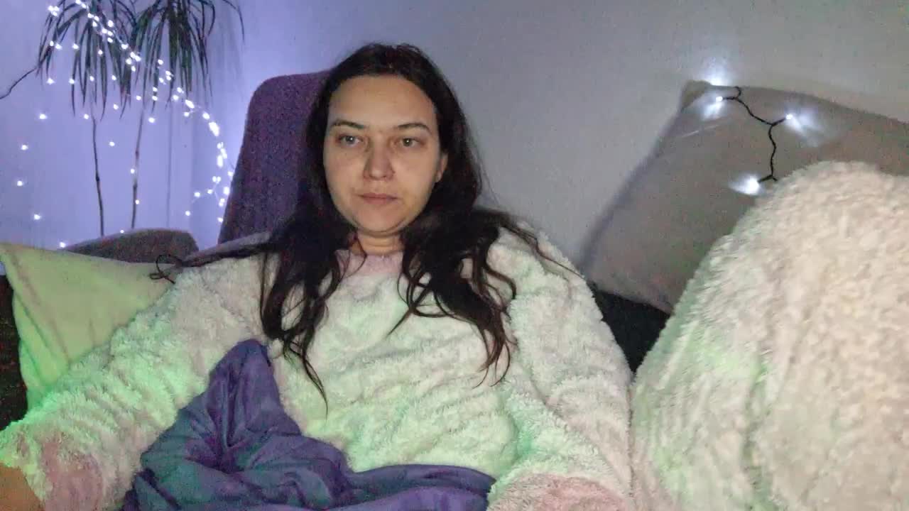 CyndeeWinter Cam Model Chat October 30, 2025