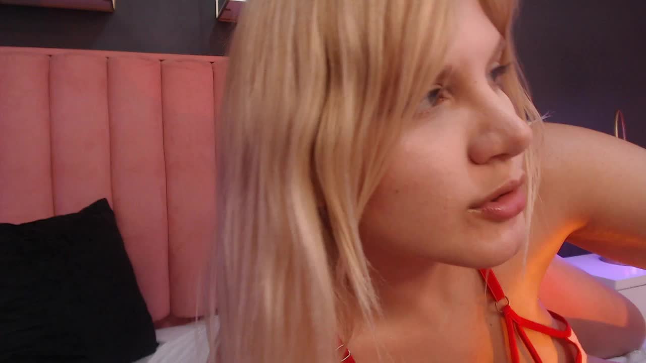 CrystalWoods94 Cam Model Chat October 30, 2025