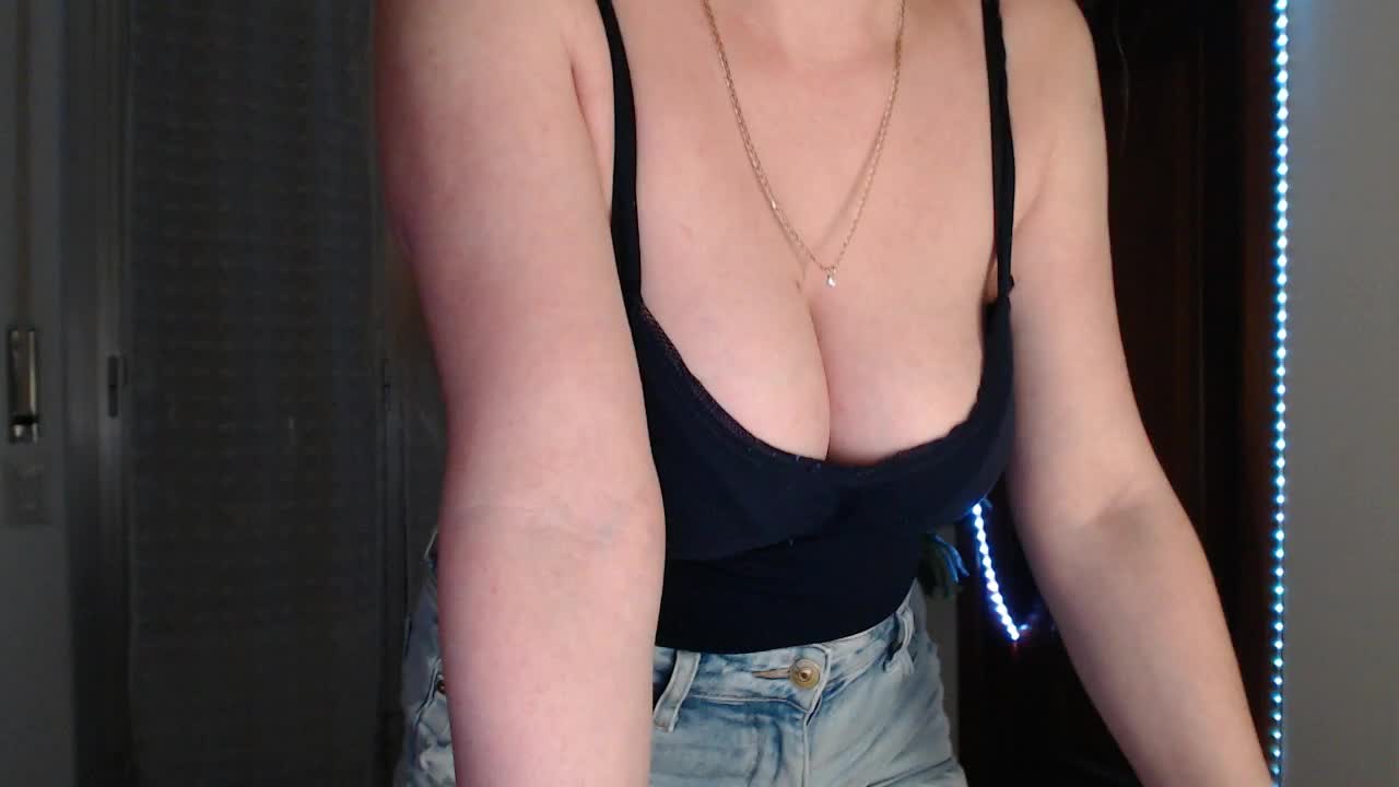 Alina-Lovely Cam Model Chat October 30, 2025