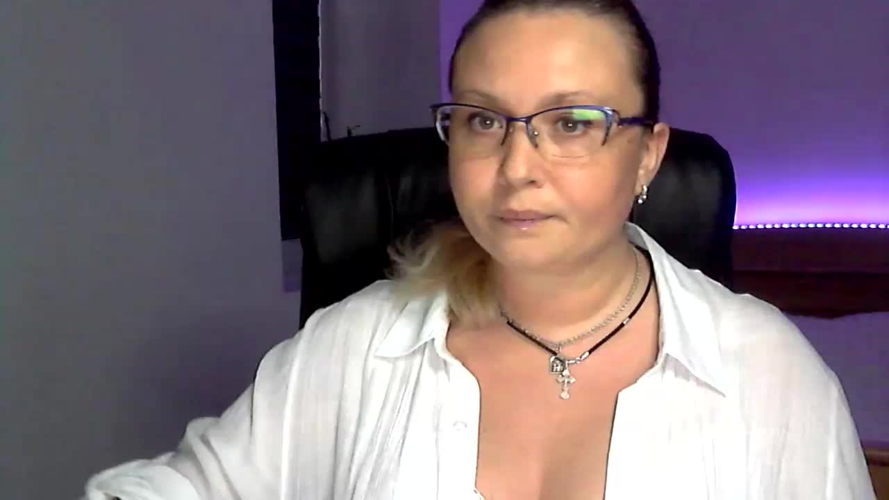 NERVOMOTINA Cam Model Chat October 30, 2025