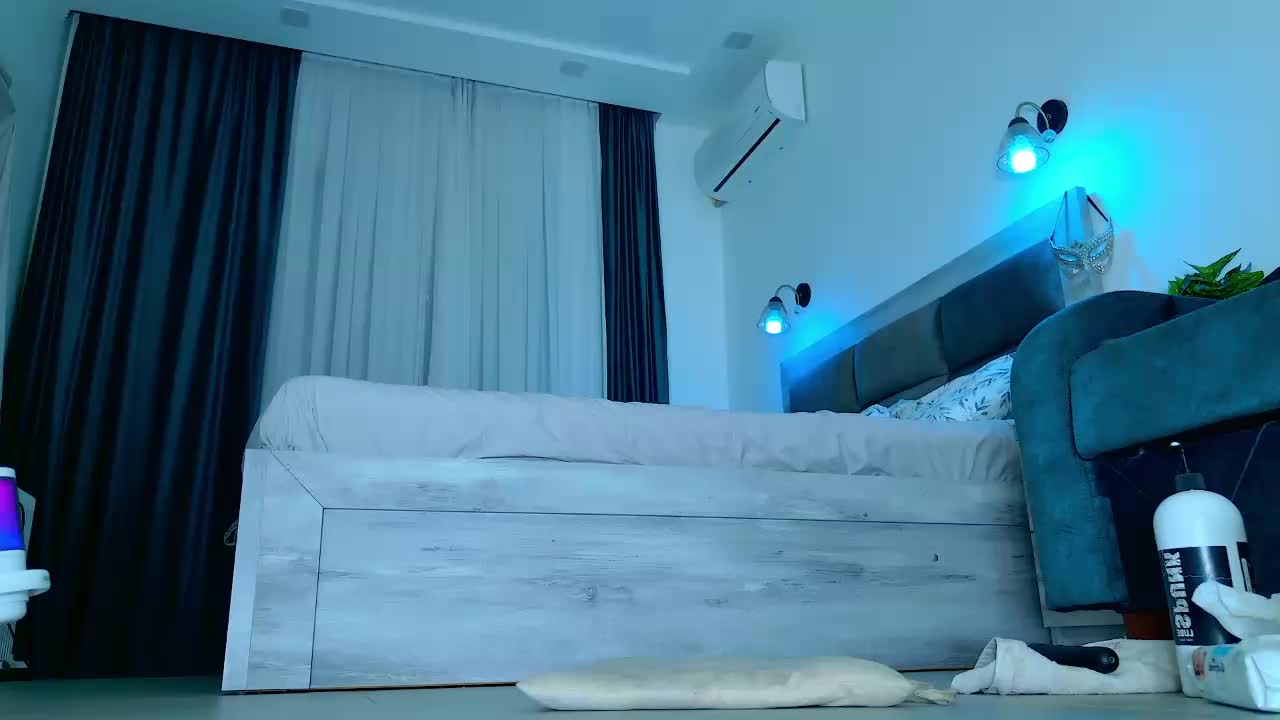 Brenda-M00n Cam Model Chat October 30, 2025