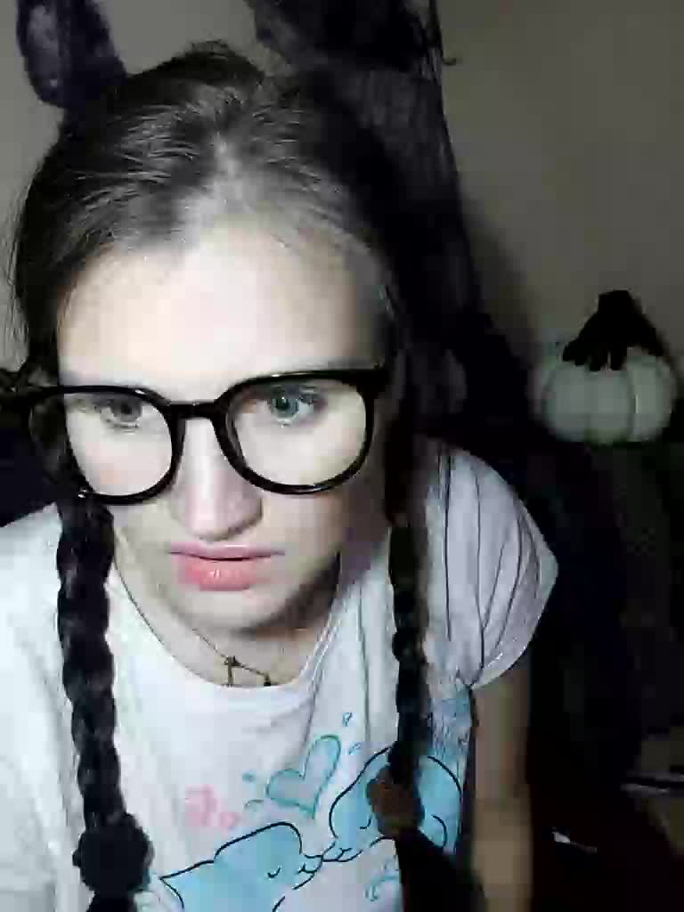 LisaLovHoney Cam Model Chat October 30, 2025