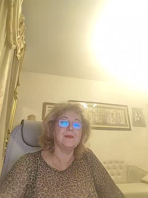 KarinkaSweet Cam Model Chat October 30, 2025