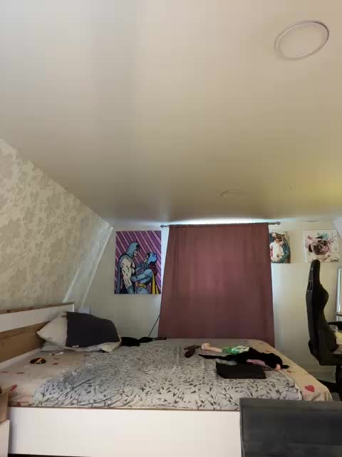 -MaybeBaby- Cam Model Chat October 31, 2025