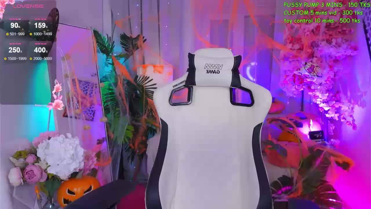 CrazyWine Cam Model Chat October 31, 2025