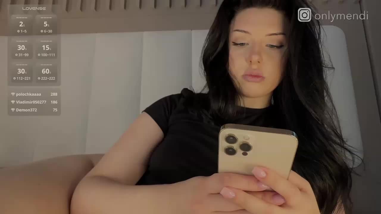 MENNDI Cam Model Chat October 31, 2025