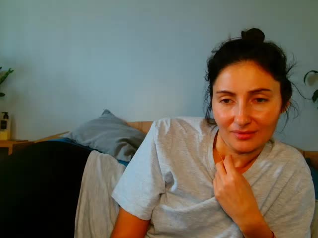 Irina9793 Cam Model Chat October 31, 2025