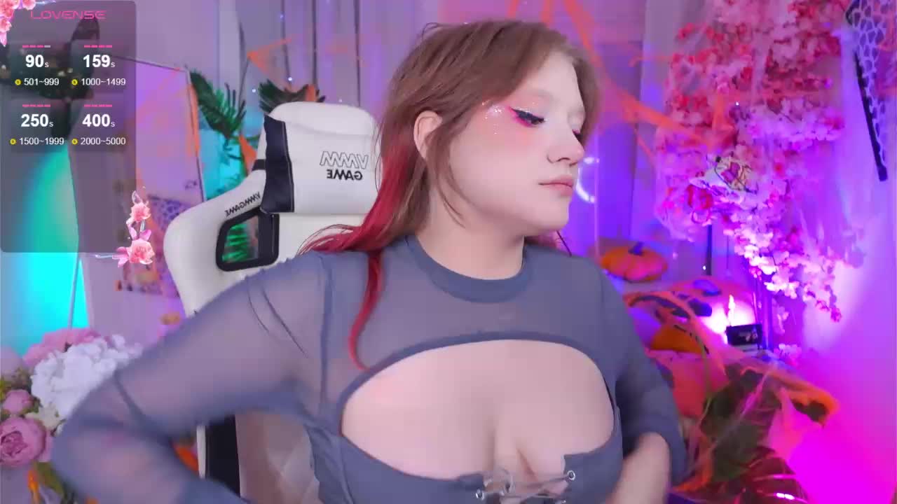 CrazyWine Cam Model Chat October 31, 2025