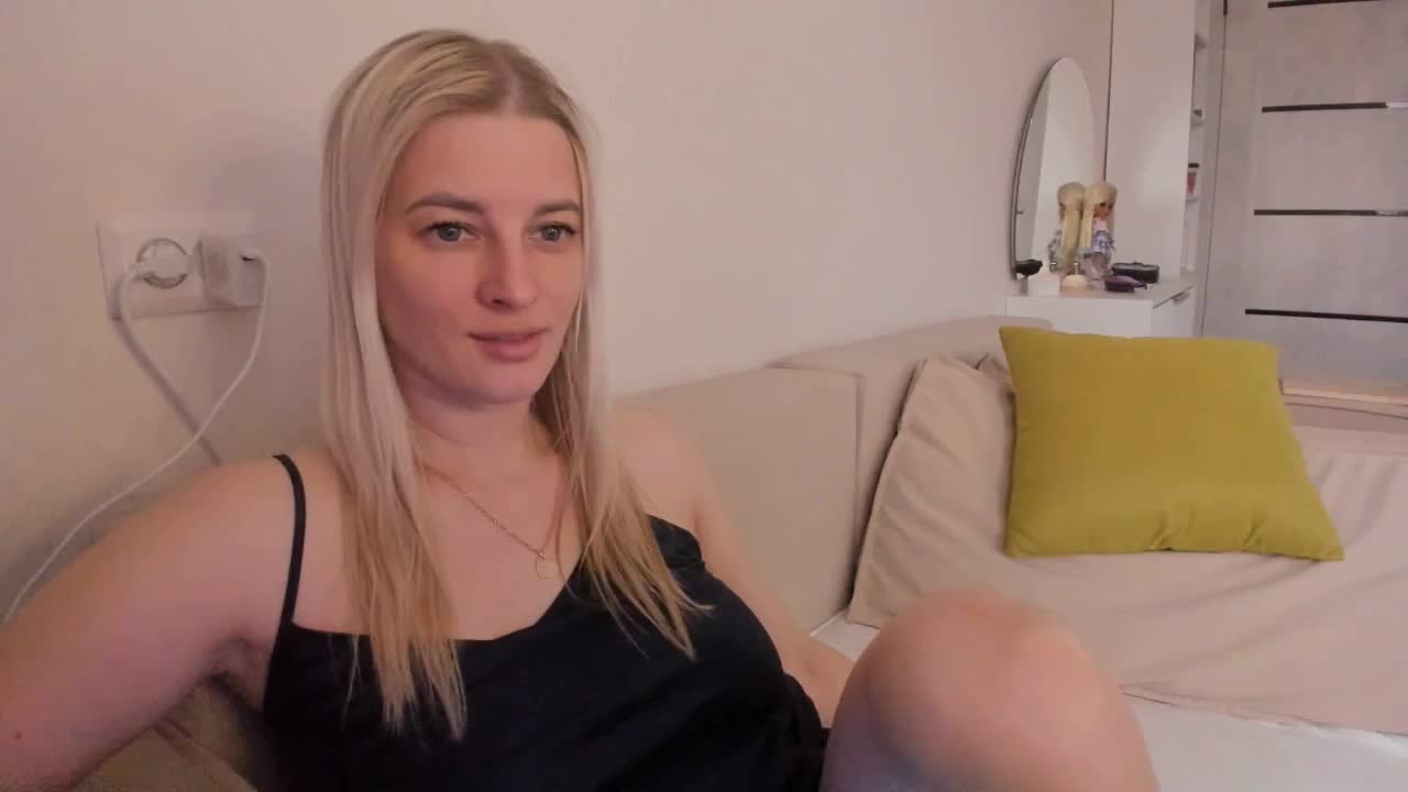 Princessa_ya Cam Model Chat October 31, 2025