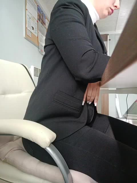 EmmiHot Cam Model Chat October 31, 2025