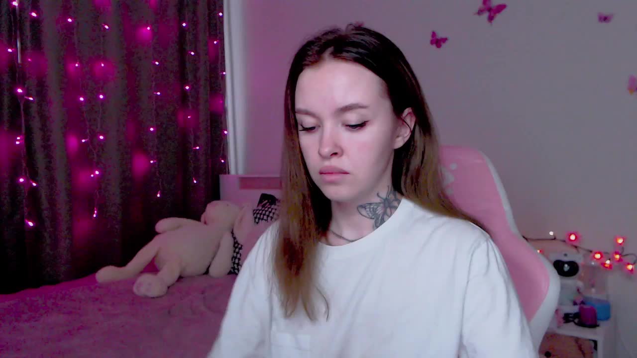 NaughtyMable Cam Model Chat October 31, 2025