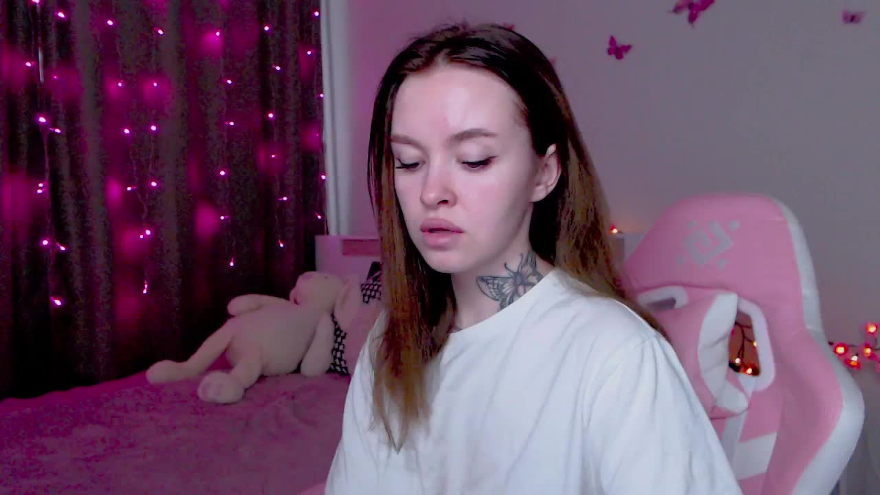 NaughtyMable Cam Model Chat October 31, 2025