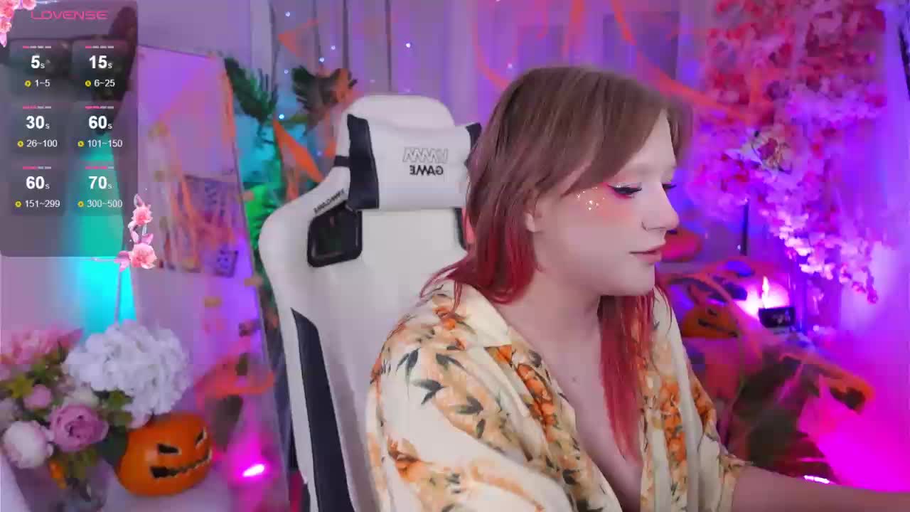 CrazyWine Cam Model Chat October 31, 2025