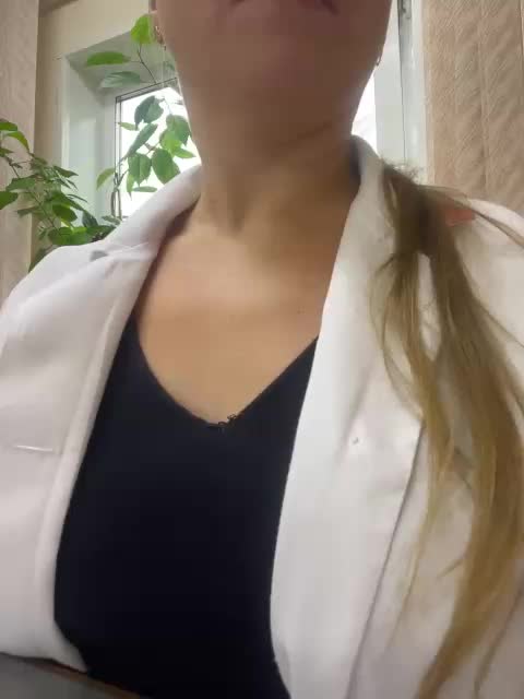 -Jolly- Cam Model Chat October 31, 2025