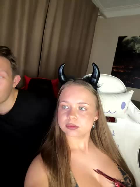 Art_cam Cam Model Chat October 31, 2025