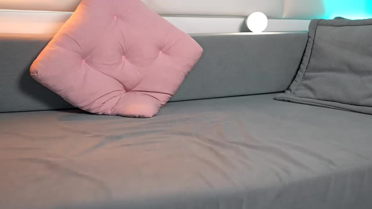 JuliaDragon Cam Model Chat October 31, 2025