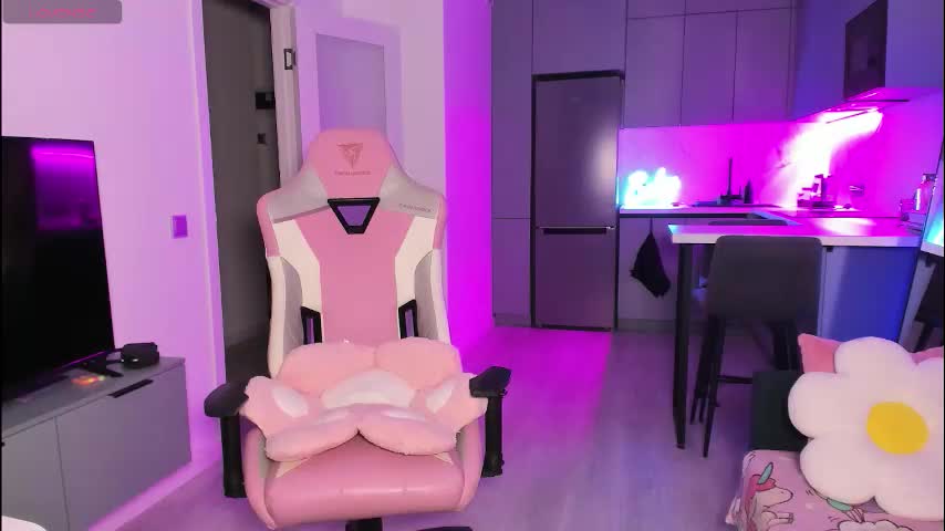 wowlovie666 Cam Model Chat October 31, 2025