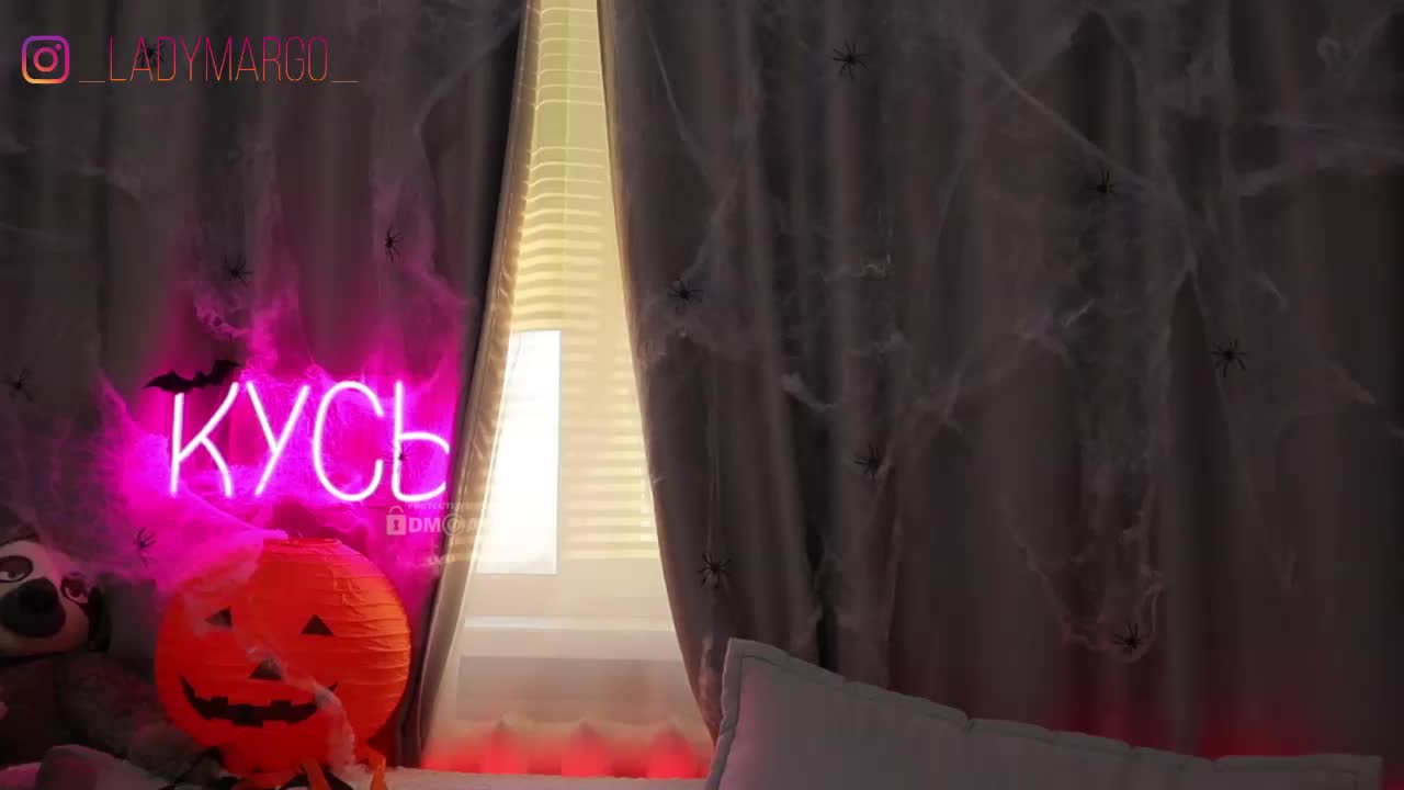 Rita_ Cam Model Chat October 31, 2025