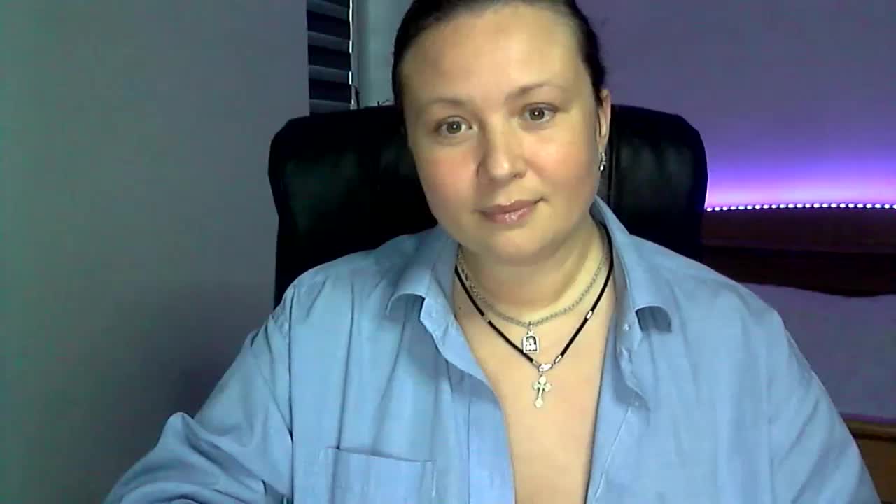 NERVOMOTINA Cam Model Chat October 31, 2025