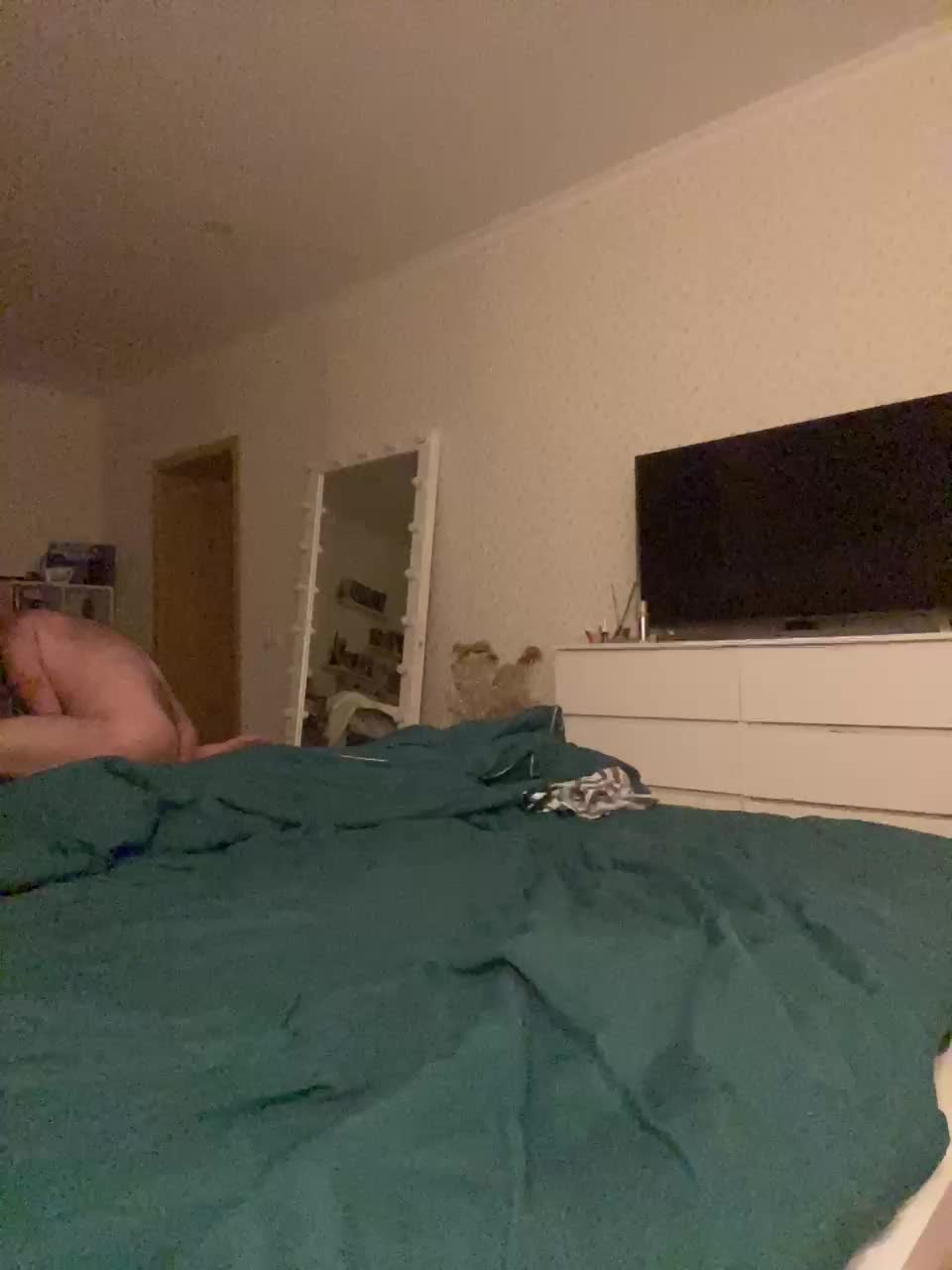 YuGoVi Cam Model Chat October 31, 2025