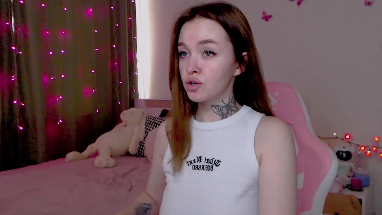 NaughtyMable Cam Model Chat October 31, 2025