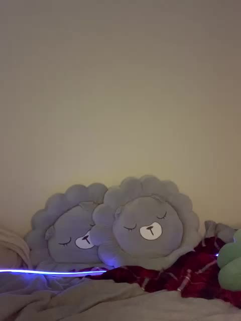 MilaMcGarden Cam Model Chat October 31, 2025