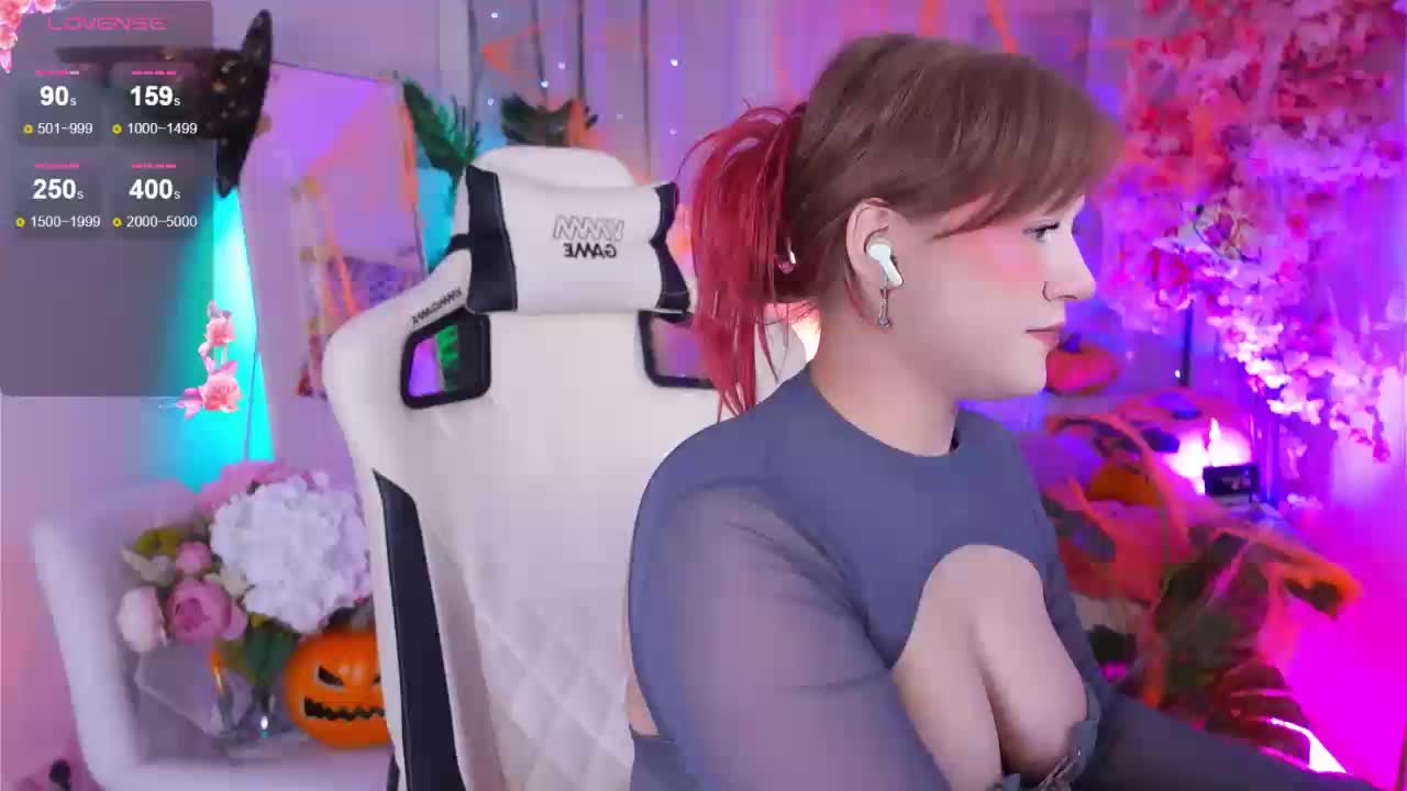 CrazyWine Cam Model Chat October 31, 2025