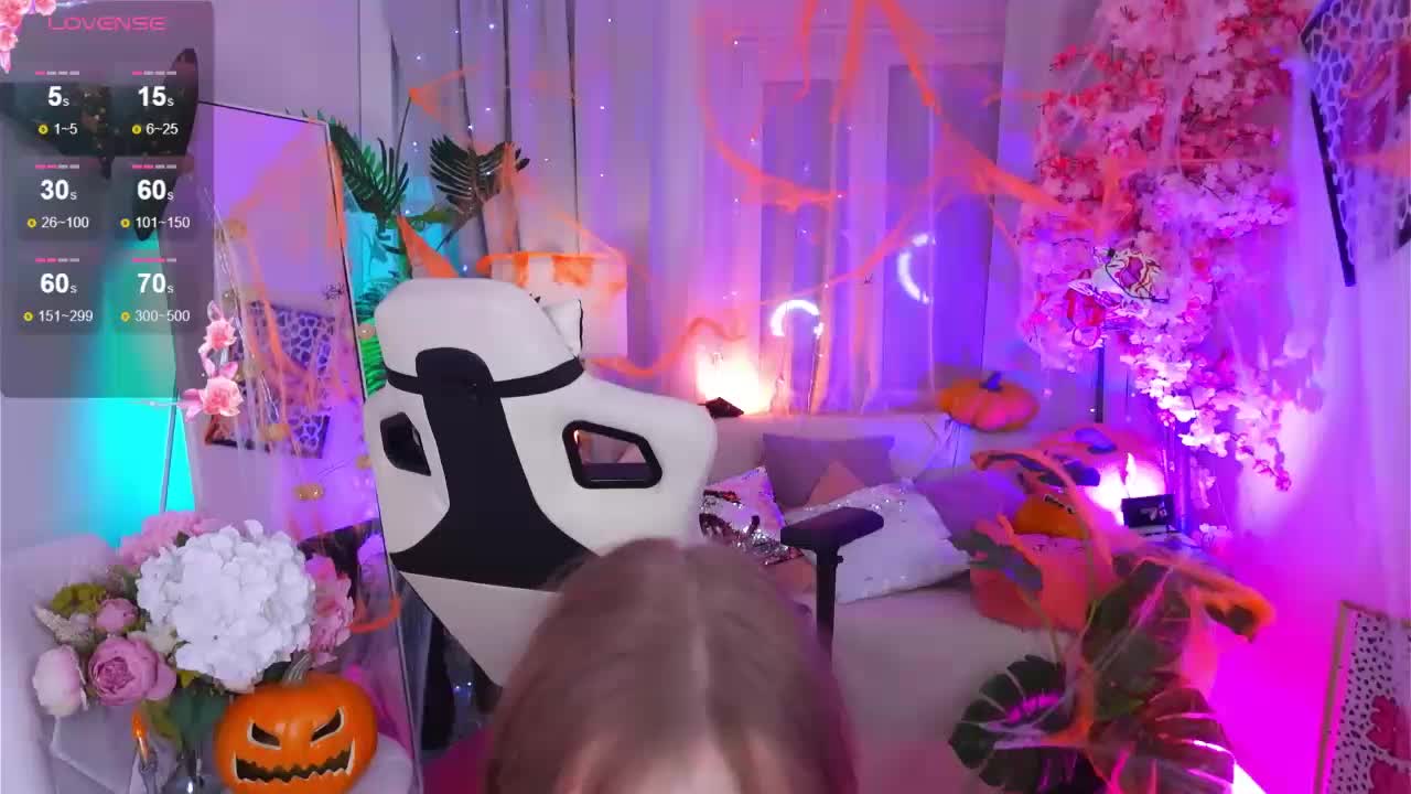 CrazyWine Cam Model Chat October 31, 2025