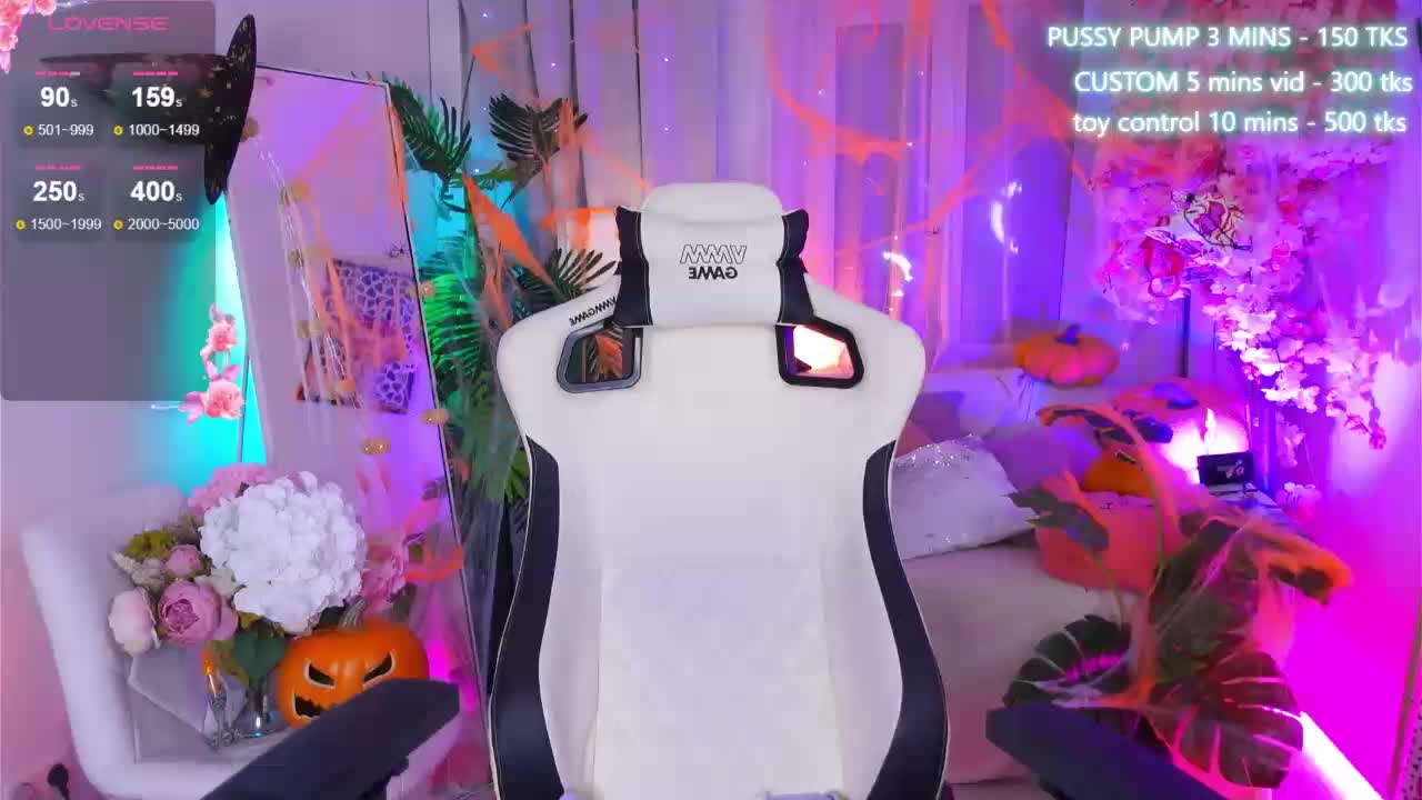 CrazyWine Cam Model Chat October 31, 2025