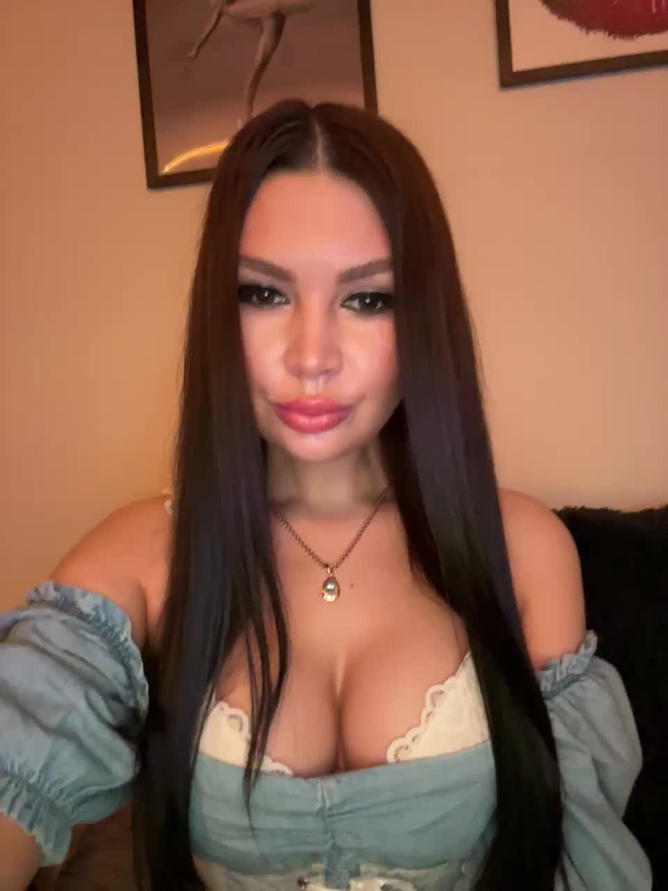 Elisandris Cam Model Chat October 31, 2025