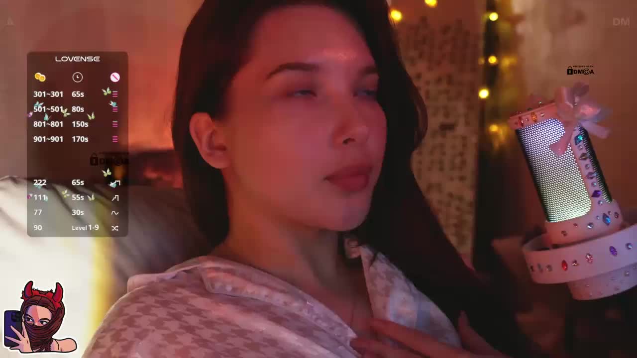 _Q_ Cam Model Chat October 31, 2025