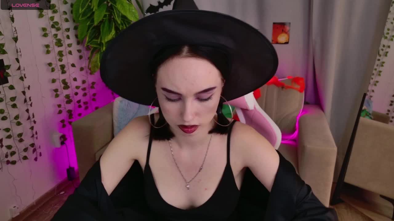 MonikaCarter Cam Model Chat October 31, 2025