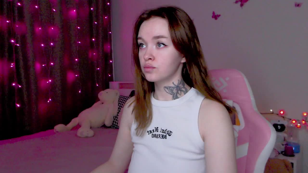 NaughtyMable Cam Model Chat October 31, 2025