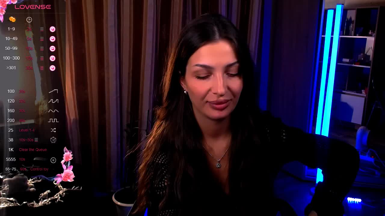 LauraBess Cam Model Chat October 31, 2025