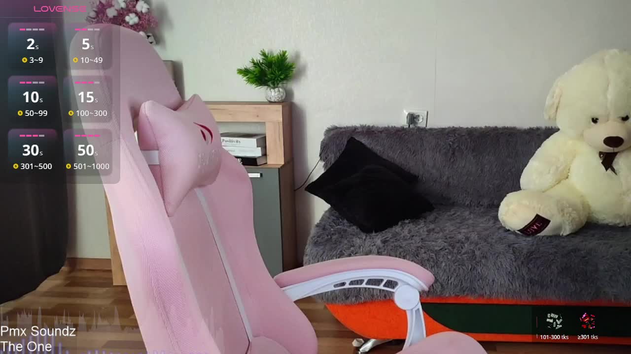 Lady-shy Cam Model Chat October 31, 2025