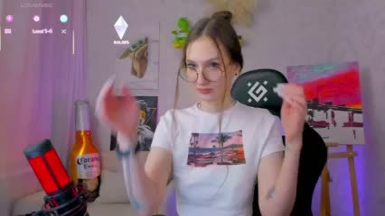 KiraRumGirl Cam Model Chat October 31, 2025