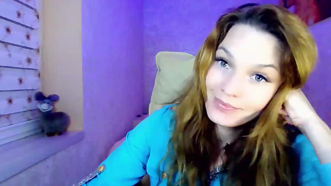 smilesss Cam Model Chat October 31, 2025