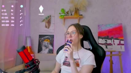 KiraRumGirl Cam Model Chat October 31, 2025