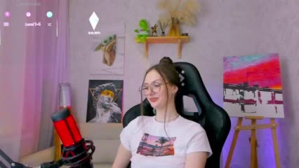 KiraRumGirl Cam Model Chat October 31, 2025