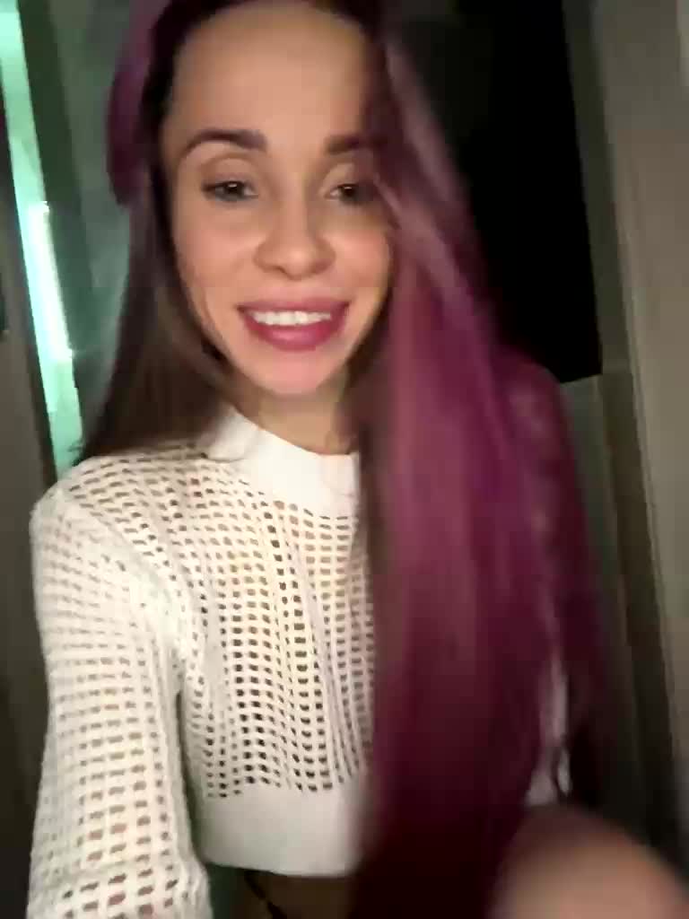 VIP17CoupleDream Cam Model Chat October 31, 2025