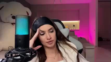 Sofi-Mi Cam Model Chat October 31, 2025