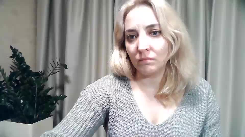 mariska-kiska Cam Model Chat October 31, 2025