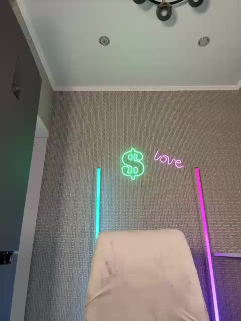 Adel9 Cam Model Chat October 31, 2025