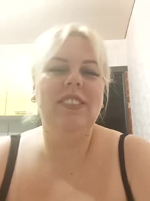 blondy_girl1499 Cam Model Chat October 31, 2025