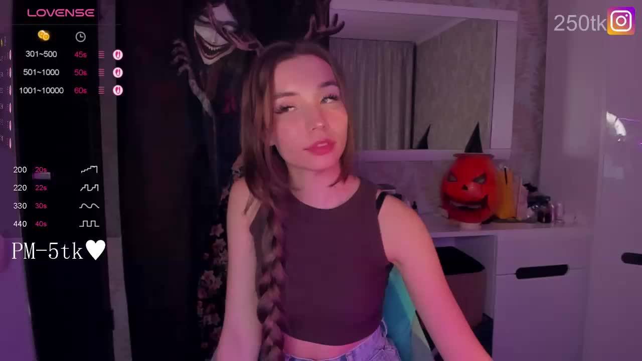 YonaBones Cam Model Chat October 31, 2025