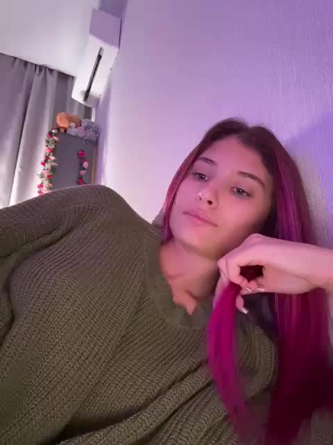 FOX69LOVE Cam Model Chat October 31, 2025