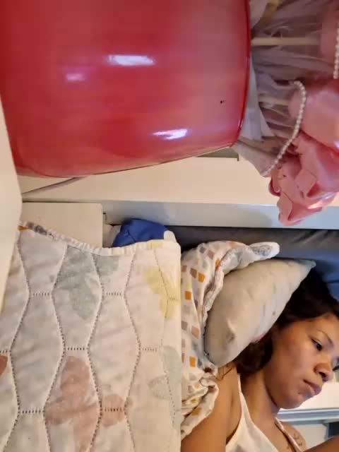 elekttra_ Cam Model Chat October 31, 2025