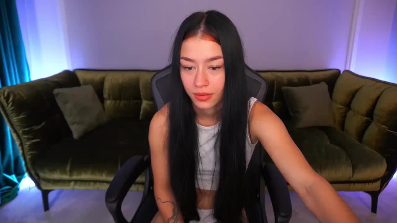 FataleNellie Cam Model Chat October 31, 2025