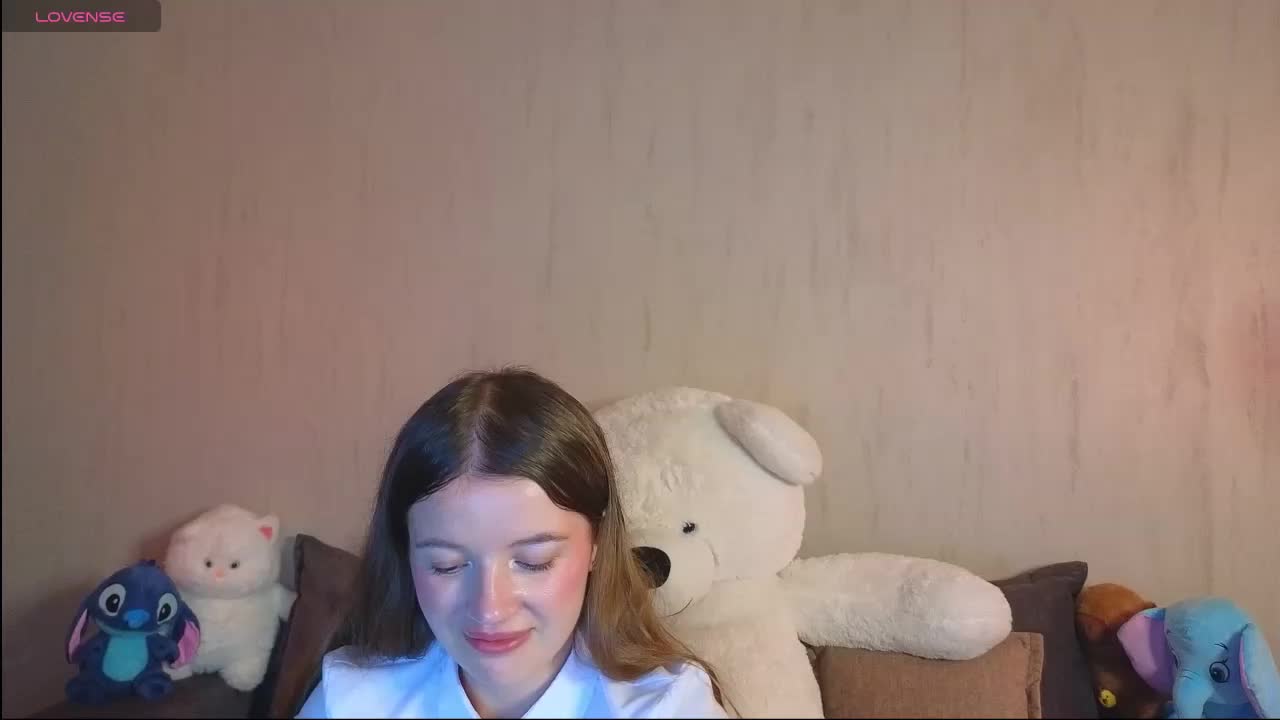 Rosalinelov Cam Model Chat October 31, 2025